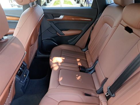 Used 2023 Audi Q5 2.0T Premium w/ Convenience Package image 27
