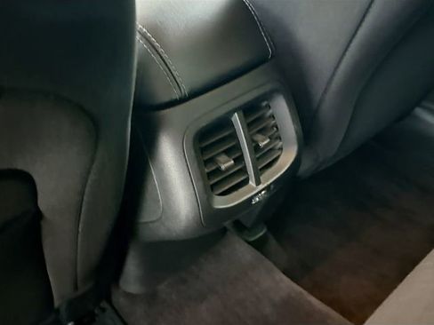 Used 2019 Jeep Cherokee Latitude w/ Popular Appearance Group image 23