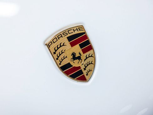 Used 2024 Porsche Macan AWD/4WD image 17