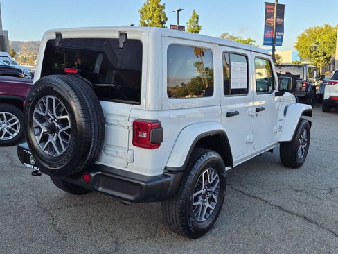 Used 2024 Jeep Wrangler Unlimited Sahara AWD/4WD image 6