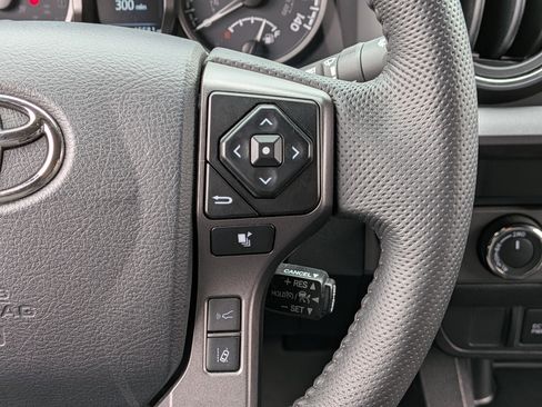 Certified 2023 Toyota Tacoma TRD Off-Road AWD/4WD image 27