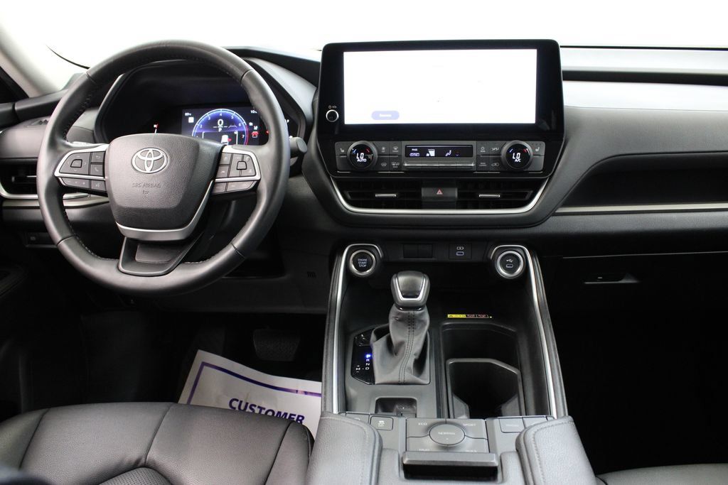 Used 2025 Toyota Grand Highlander AWD image 9