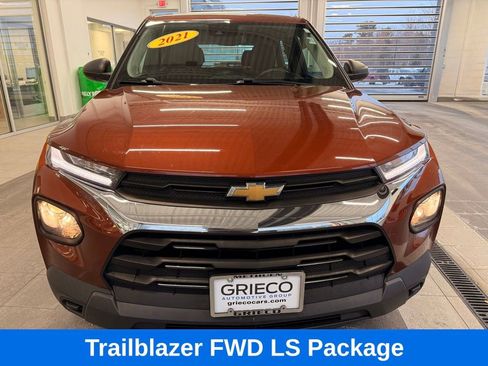 Used 2021 Chevrolet TrailBlazer LS image 2
