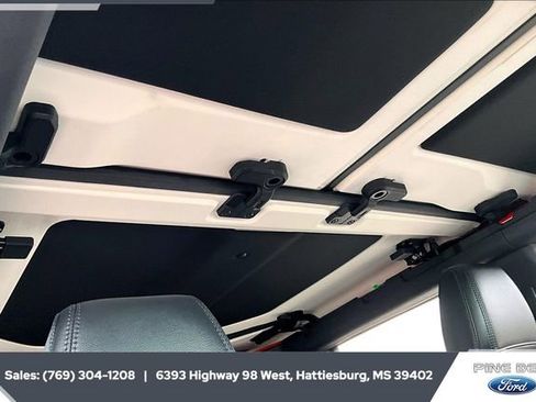 Used 2024 Ford Bronco Wildtrak image 16