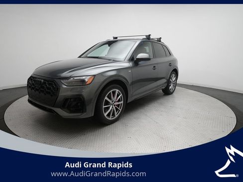 Used 2024 Audi Q5 e Prestige AWD/4WD image 1