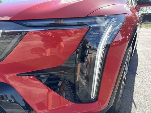 Certified 2025 Cadillac Optiq Sport 1 AWD/4WD image 9
