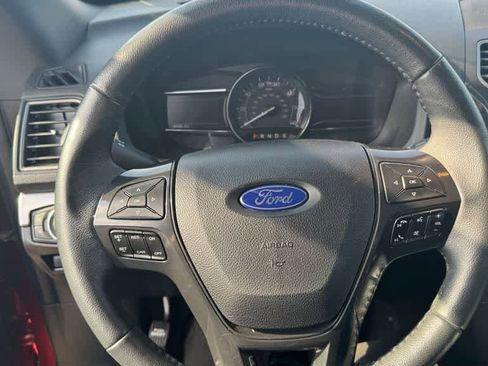 Used 2018 Ford Explorer XLT w/ Equipment Group 201A AWD/4WD image 20