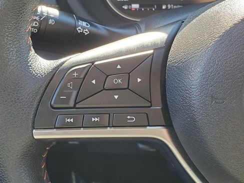 Used 2019 Nissan Kicks SR image 17