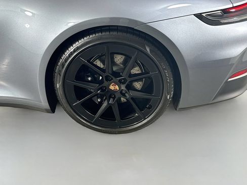 Certified 2025 Porsche 911 Carrera T RWD image 28