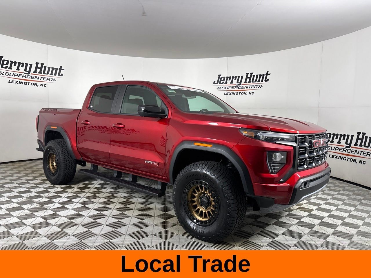 Used 2024 GMC Canyon AT4 w/ AT4 Premium Package AWD/4WD image 4