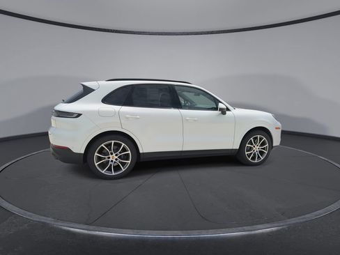 Used 2025 Porsche Cayenne AWD/4WD image 9
