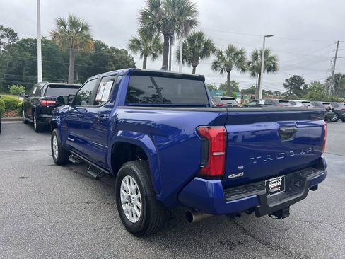 Used 2025 Toyota Tacoma SR5 AWD/4WD image 8