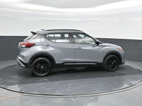 Used 2024 Nissan Kicks SR image 4