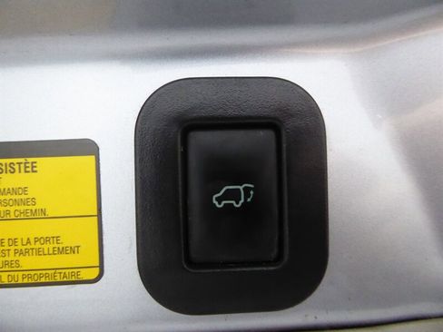 Used 2013 Toyota Sienna XLE FWD image 39