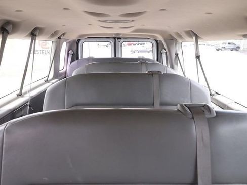 Used 2008 Ford E-350 and Econoline 350 XLT RWD image 21