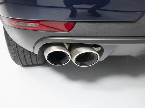 Certified 2021 Porsche Macan S AWD/4WD image 46