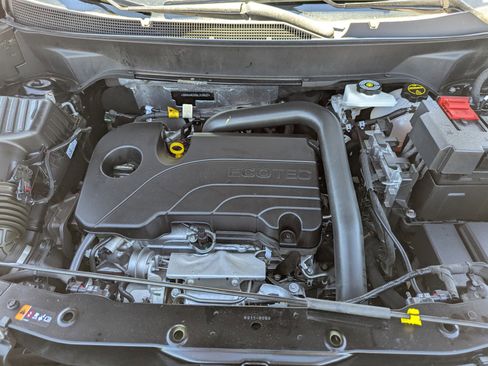 Certified 2025 Chevrolet Equinox LT image 30