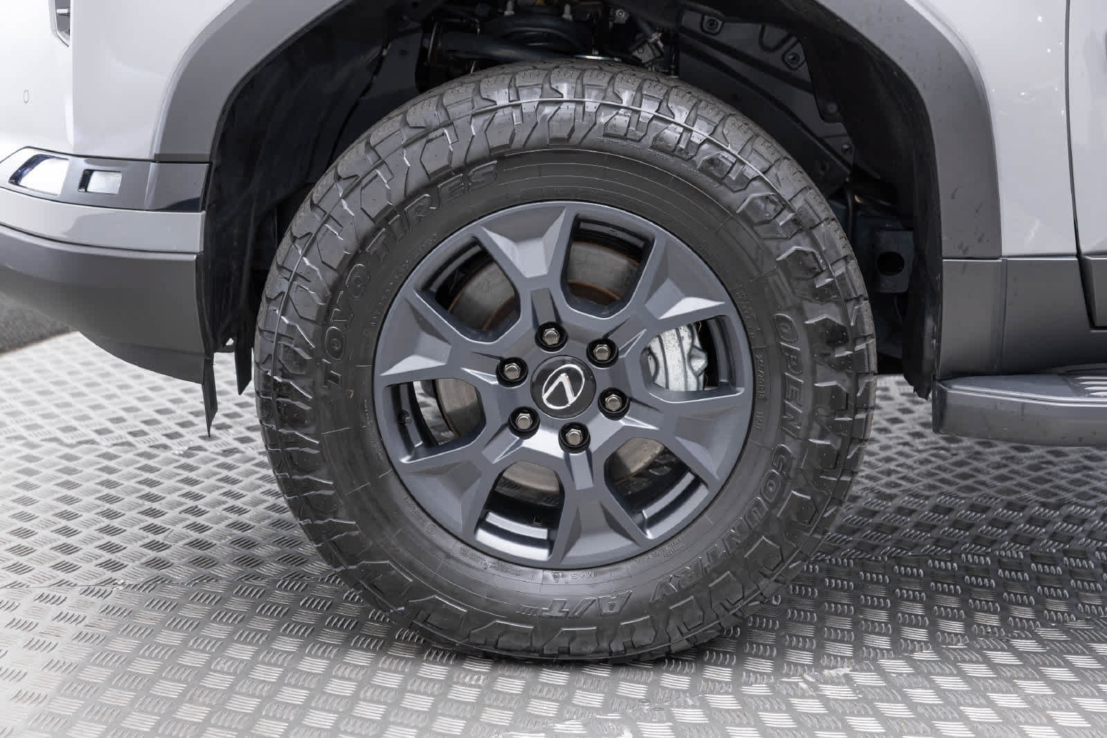 Used 2025 Lexus GX 550 AWD/4WD image 9