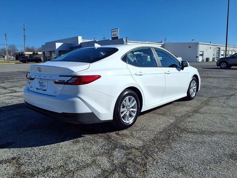 Used 2025 Toyota Camry LE image 17
