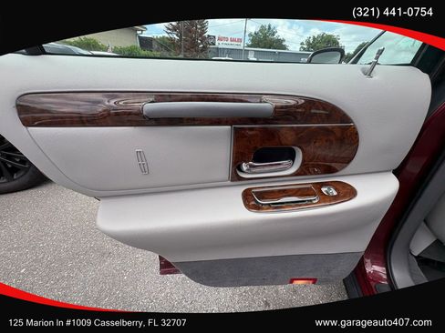 Used 1998 Lincoln Town Car Executive RWD image 26