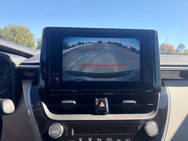 Used 2025 Toyota Corolla LE FWD image 33