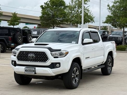 Used 2019 Toyota Tacoma TRD Sport AWD/4WD image 7