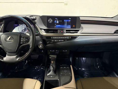 Used 2019 Lexus ES 350 w/ Premium Package FWD image 21