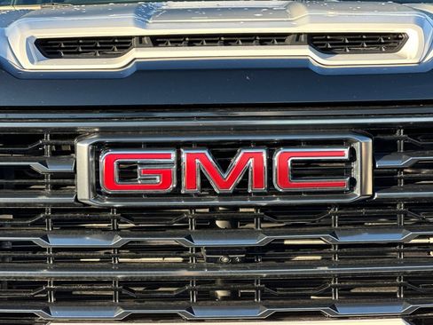 Used 2025 GMC Sierra 2500 AT4 w/ AT4 Premium Plus Package AWD/4WD image 47