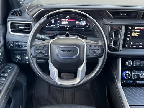 Used 2024 GMC Yukon XL Denali w/ Advanced Technology Package AWD/4WD image 15