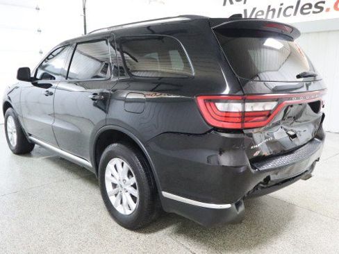 Used 2023 Dodge Durango SXT AWD/4WD image 3