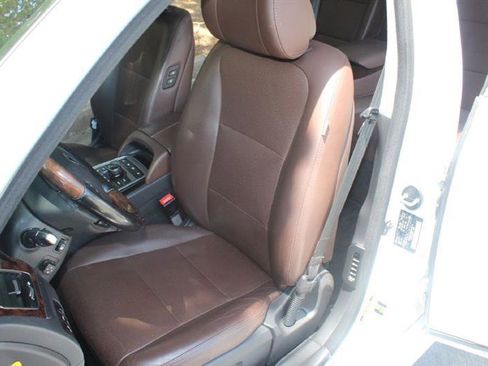 Used 2014 Hyundai Equus Signature RWD image 11