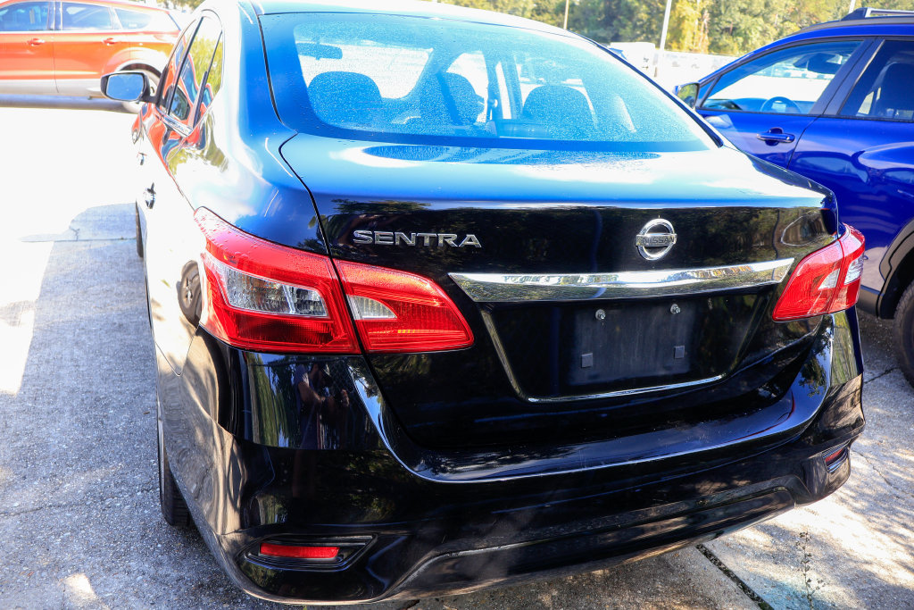 Used 2017 Nissan Sentra S FWD image 8