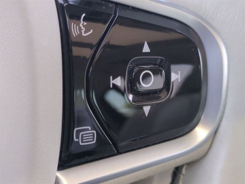 Used 2020 Volvo S60 T6 Momentum image 26