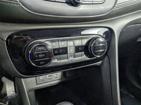 Used 2020 Buick Encore GX Select image 16