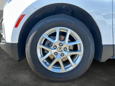 Used 2024 Chevrolet Equinox LT AWD/4WD image 5