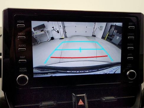 Used 2020 Toyota Corolla LE image 17