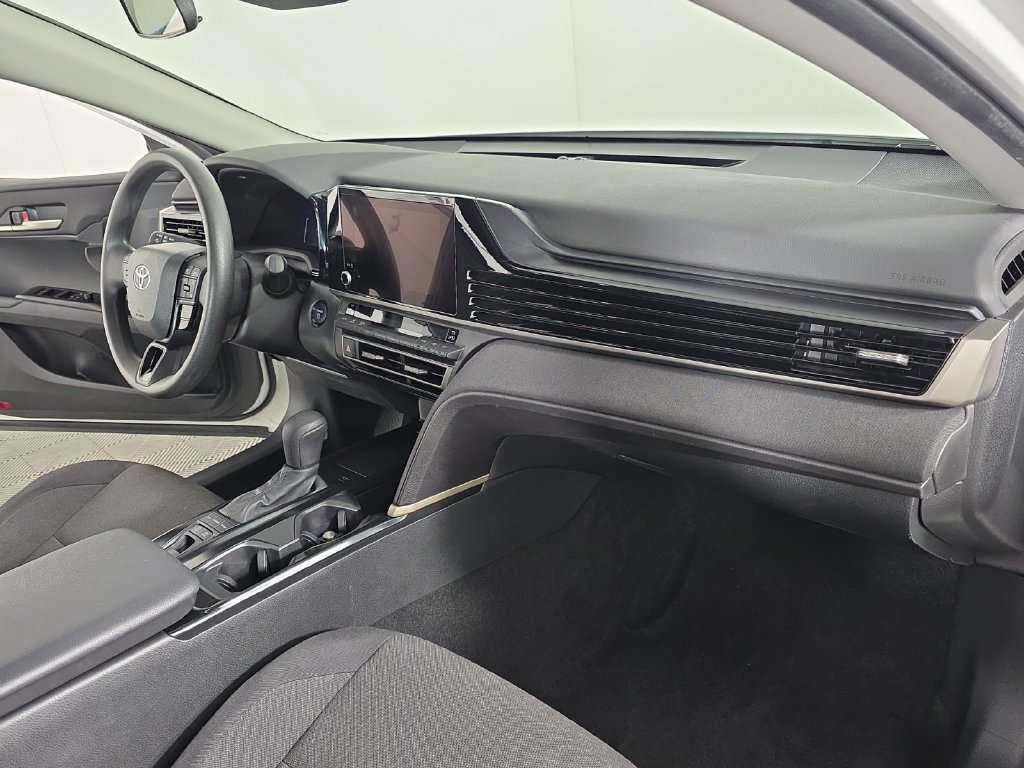 Used 2025 Toyota Camry LE FWD image 26