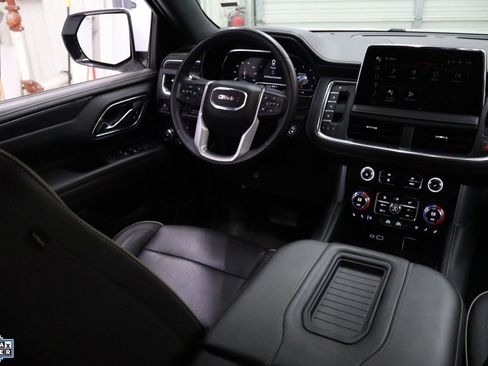 Used 2023 GMC Yukon SLT image 30