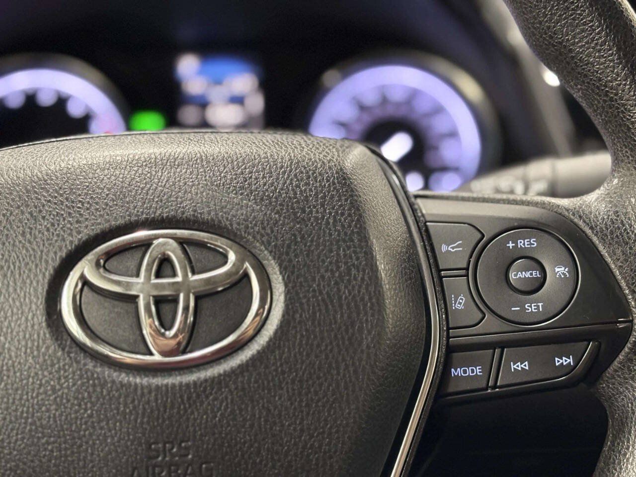 Used 2019 Toyota Camry LE w/ Convenience Package FWD image 33
