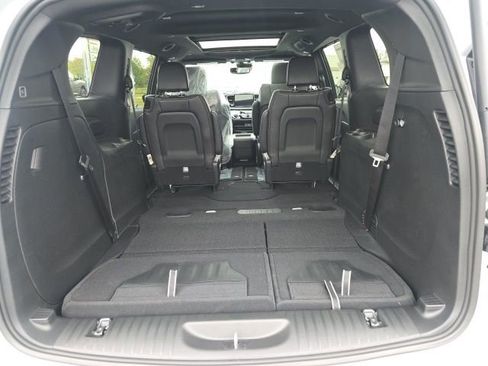 New 2026 Chrysler Pacifica Select AWD/4WD image 24
