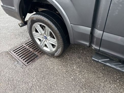 Used 2019 Ford F150 XLT w/ Equipment Group 302A Luxury image 9