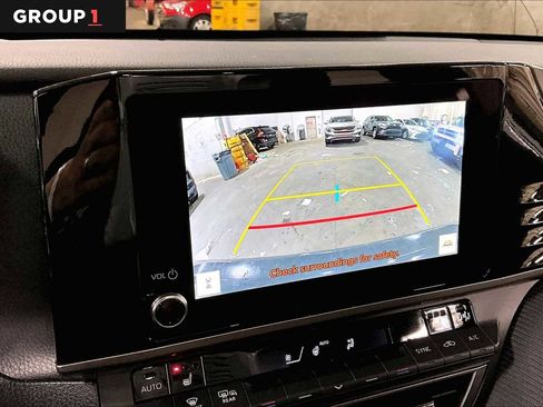 Used 2025 Toyota Camry SE w/ Convenience Package AWD/4WD image 27