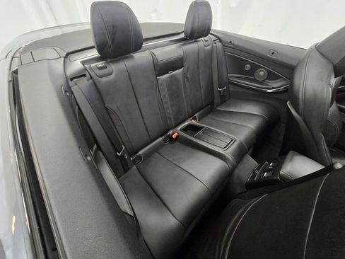 Used 2015 BMW M4 Convertible image 18