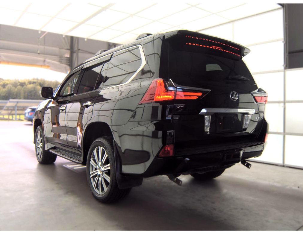Used 2016 Lexus LX 570 4WD w/ Luxury Package image 3