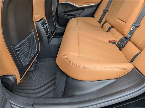 Used 2023 BMW 330i Sedan w/ Premium Package image 19