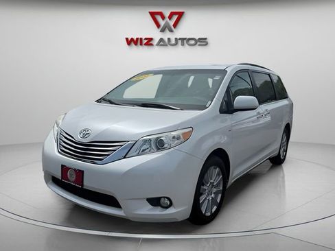 Used 2017 Toyota Sienna XLE w/ XLE Navigation Package AWD/4WD image 1