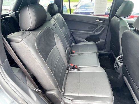 Used 2021 Volkswagen Tiguan SE R-Line image 13