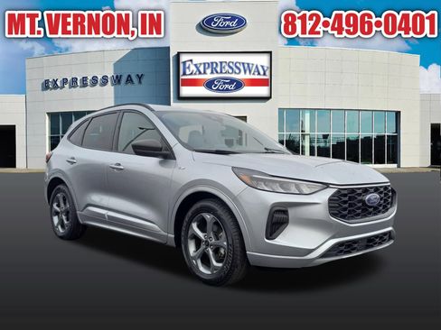 Used 2023 Ford Escape ST-Line w/ Cold Weather Package FWD image 5