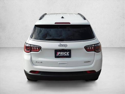 Used 2024 Jeep Compass Latitude AWD/4WD image 11