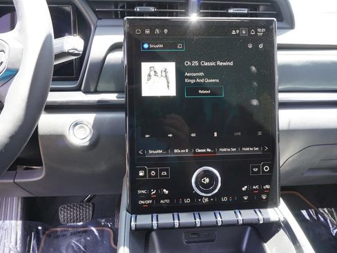 New 2026 GMC Terrain AT4 w/ Technology Package II AWD/4WD image 21